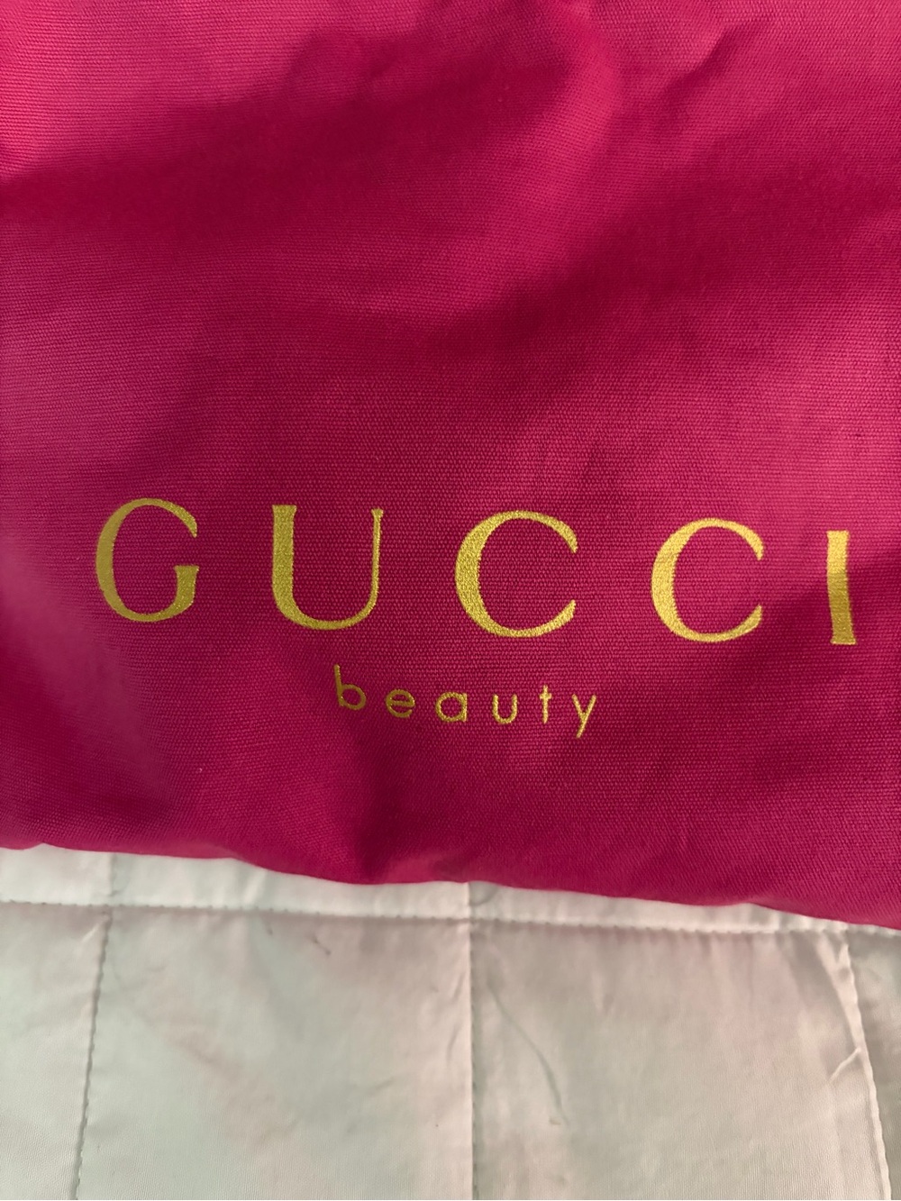 Magenta Gucci Beauty Canvas Tote with Gold Logo - Picture 4 of 9
